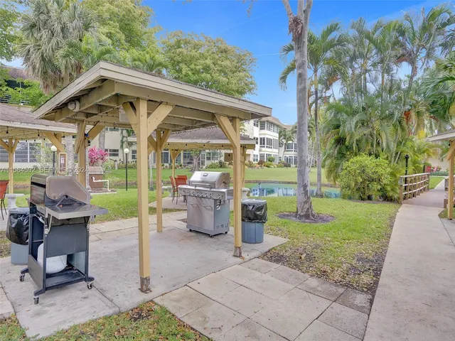 $72,000 | 5111 West Oakland Park Boulevard, Unit 105, Lauderdale Lakes, FL 33313