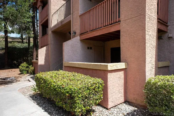 $450,000 | 12015 Alta Carmel Court, Unit 306, San Diego, CA 92128
