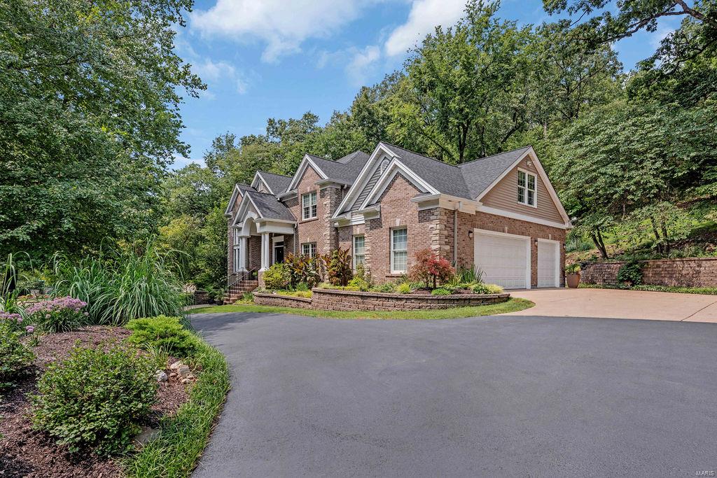 819 New Ballwin Road Ballwin, MO 63021 - Photo 2 of 47