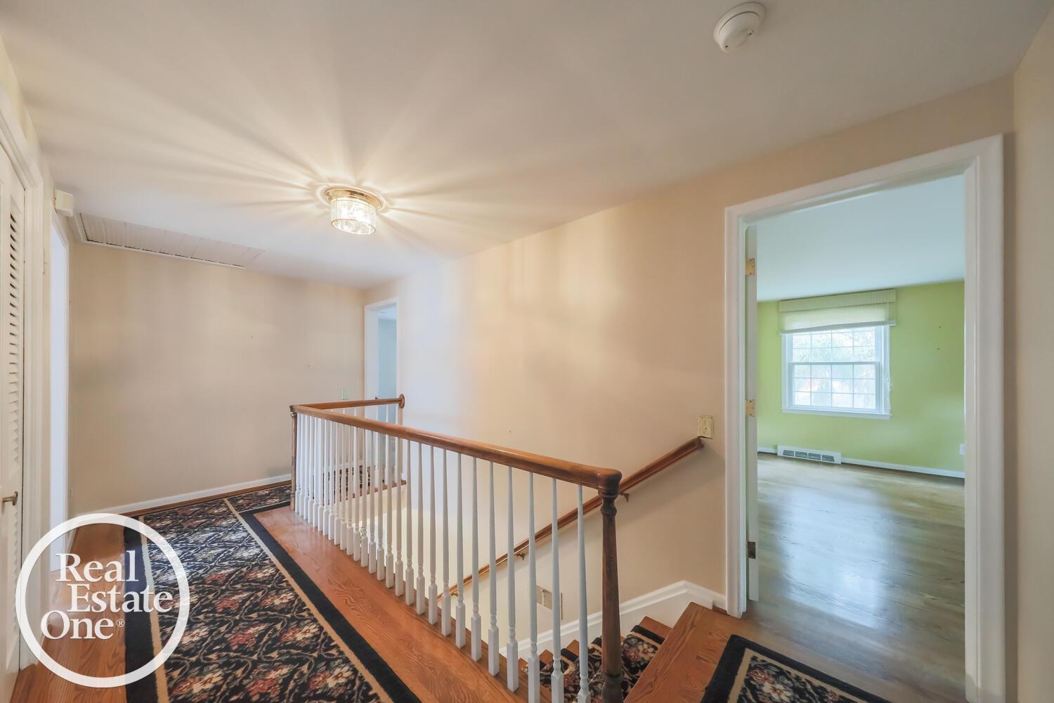 516 Thorntree Road Grosse Pointe Woods, MI 48236 - Photo 19 of 28