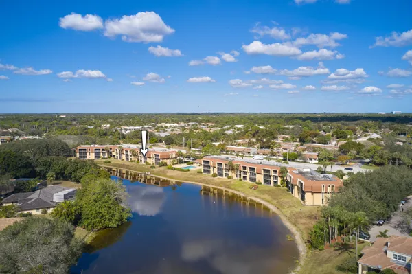 $2,950 | 5250 Woodland Lakes Drive, Unit 130, Palm Beach Gardens, FL 33418