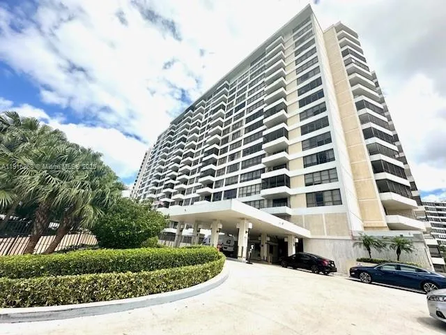 $2,100 | 600 Three Islands Boulevard, Unit 1514, Hallandale Beach, FL 33009