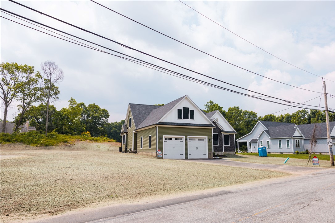 10 Woodward Road Lincoln, RI 02865 - Photo 3 of 50 Gallery Image 3