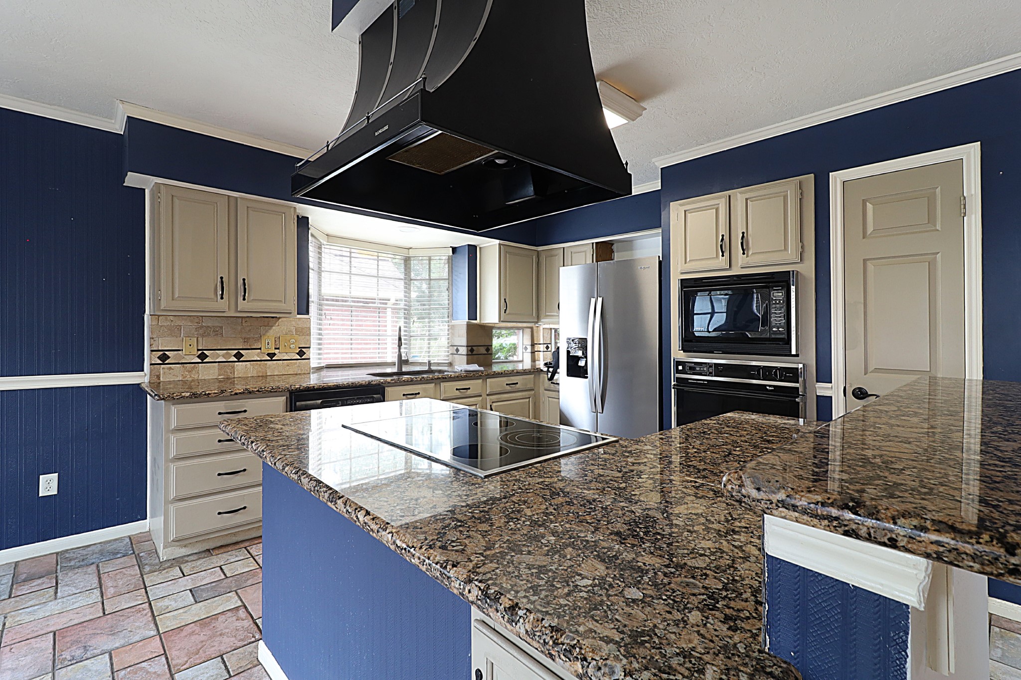 3510 Cypressdale Drive Spring, TX 77388 - Photo 7 of 32 Spacious kitchen for making yummy meals for everyone. Refrigerator included.