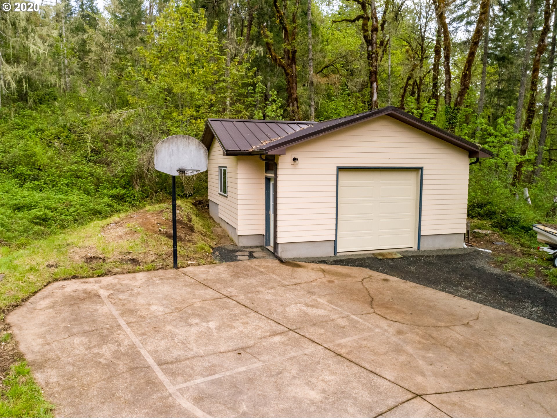 82254 Hanna Road Dexter, OR 97431 - Photo 27 of 32