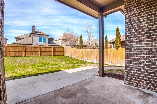 a house view with a outdoor space