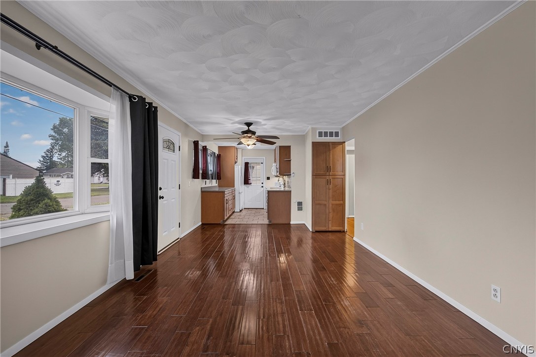 401 Van Dyke Road Utica, NY 13502 - Photo 8 of 50