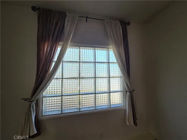 $1,350 | 1210 Tyler Street, Unit 1/2, Glendale, CA 91205