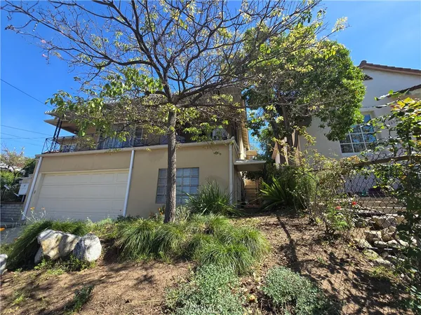 $1,350 | 1210 Tyler Street, Unit 1/2, Glendale, CA 91205