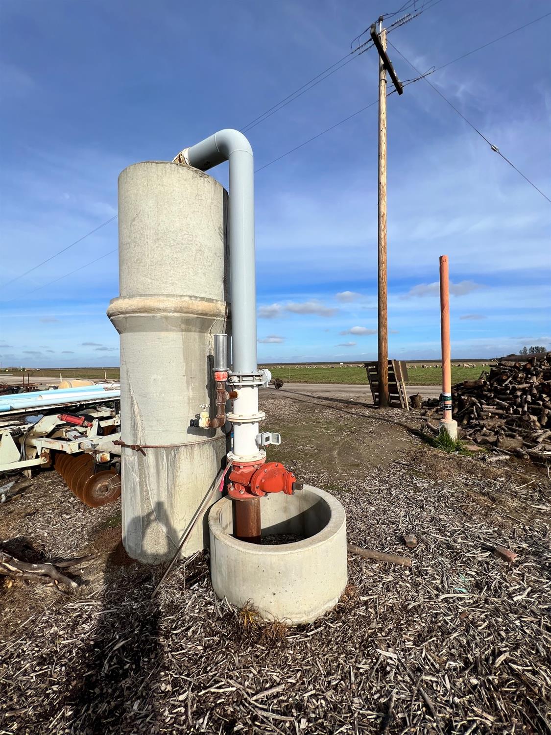 0 Wasco Avenue Wasco, CA 93280 - Photo 6 of 6 a room with a table and chairs