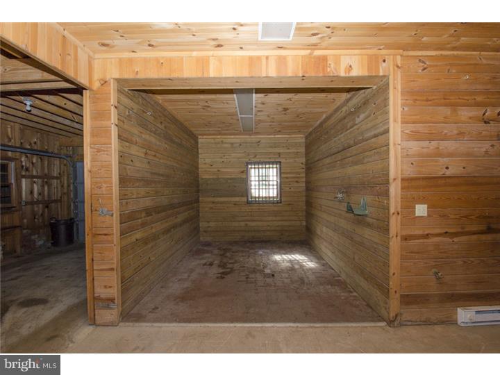 2704 Wayland Road Berwyn, PA 19312 - Photo 22 of 25 Barn