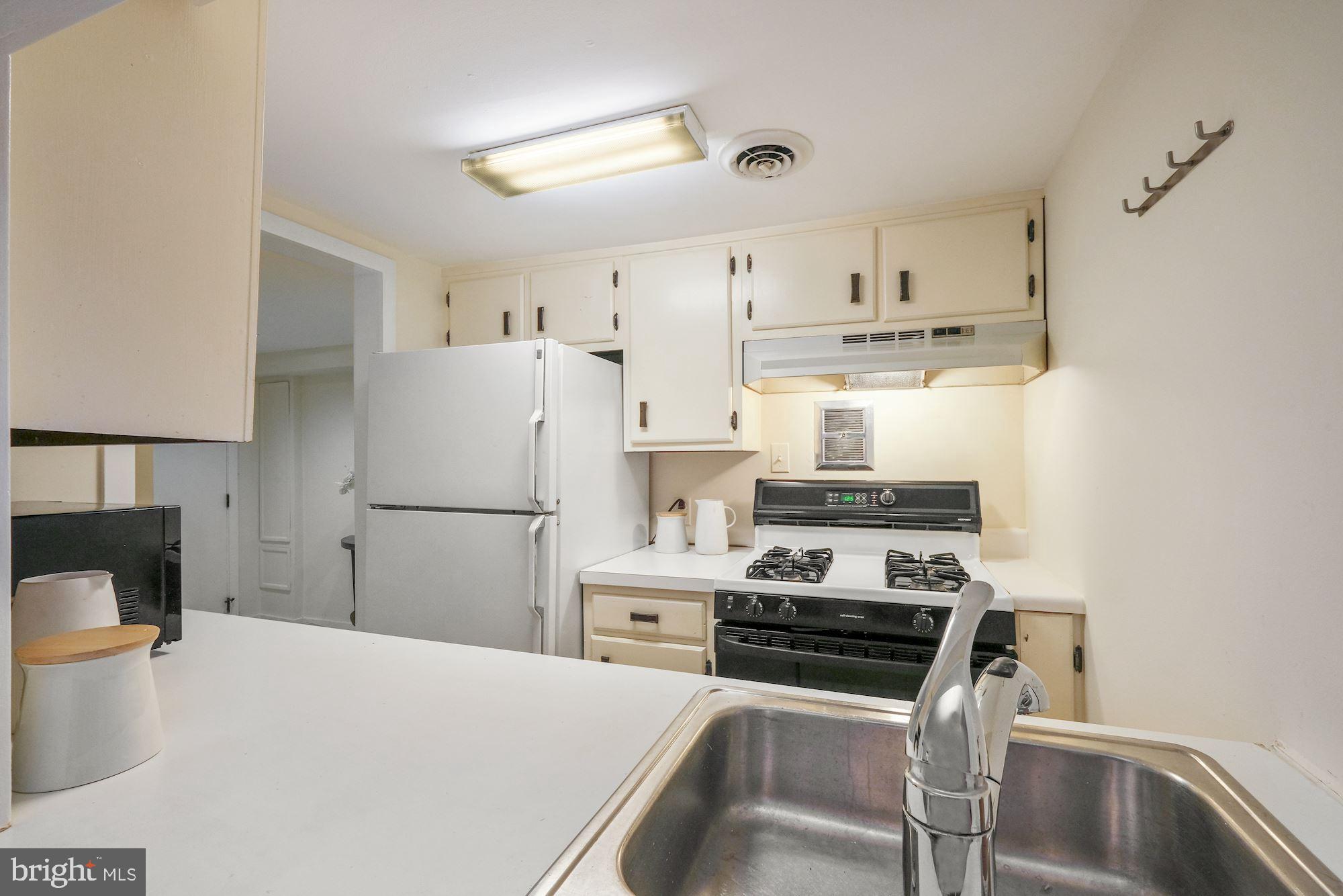 2622 Garfield Street Northwest Washington, DC 20008 - Photo 32 of 42