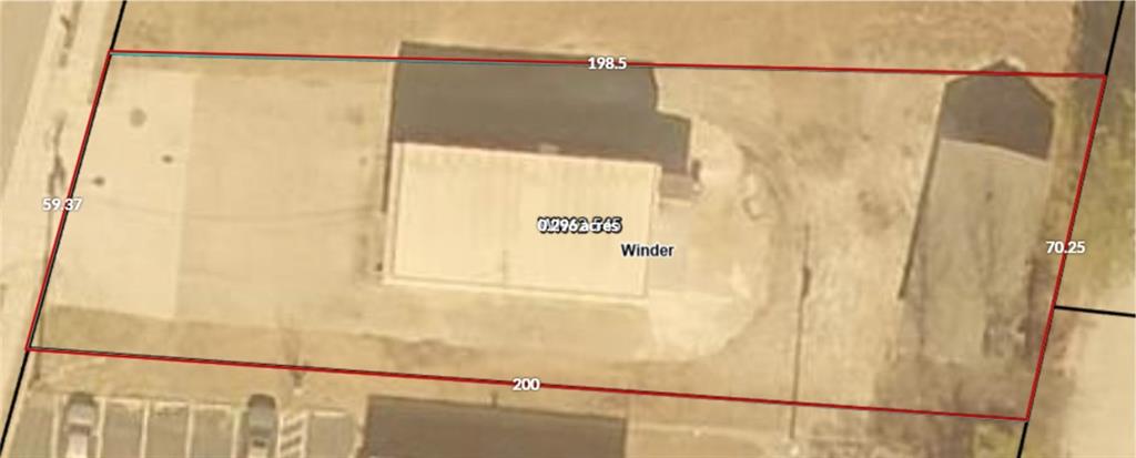 123 McNeal Road Hoschton, GA 30548 - Photo 2 of 2 a close up of a shower