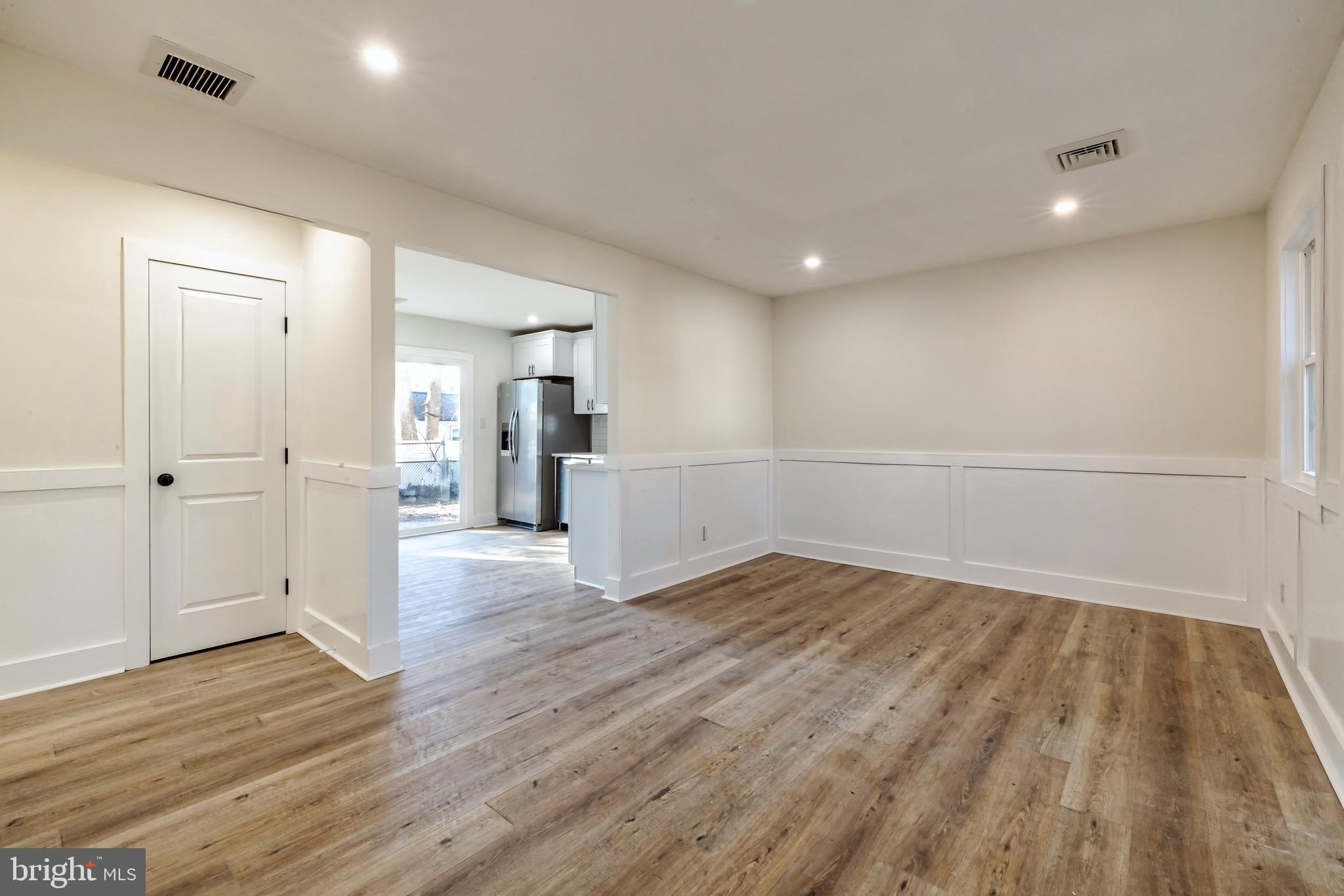 304 Village Road Villas, NJ 08251 - Photo 6 of 34 Gallery Image 6