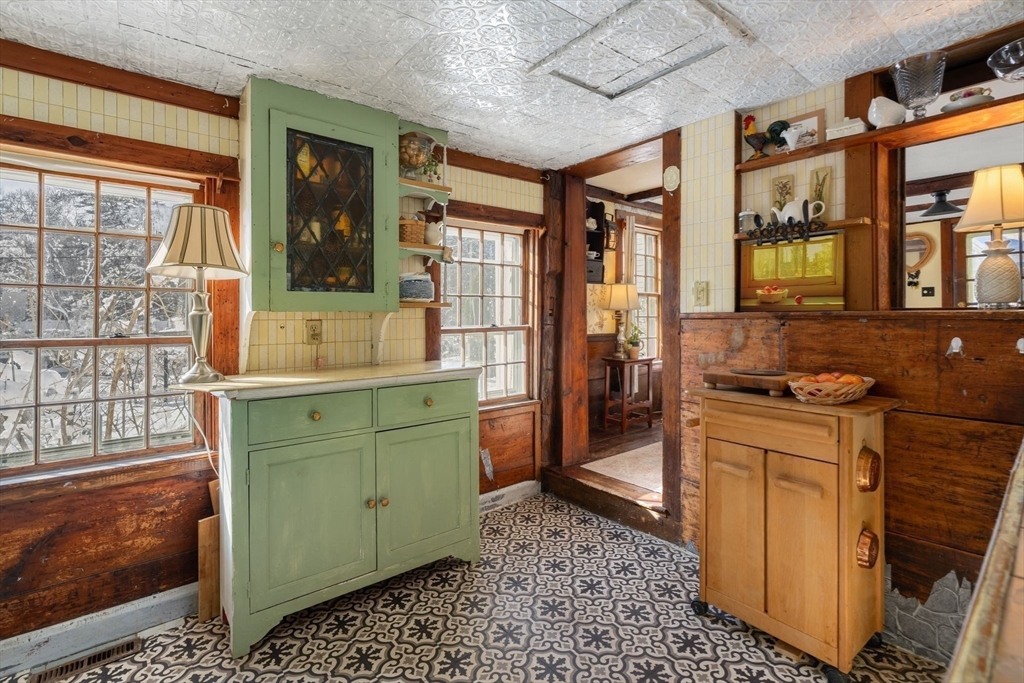 561 Circuit Street Hanover, MA 02339 - Photo 14 of 35