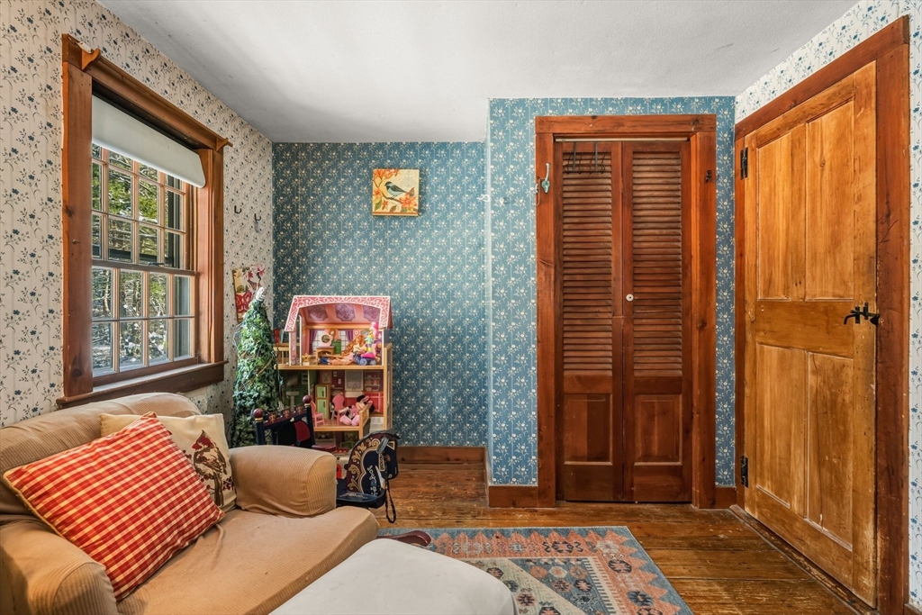 561 Circuit Street Hanover, MA 02339 - Photo 23 of 35