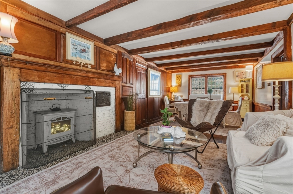 561 Circuit Street Hanover, MA 02339 - Photo 4 of 35