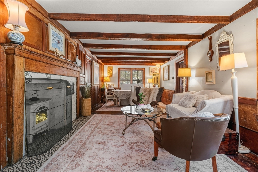 561 Circuit Street Hanover, MA 02339 - Photo 5 of 35