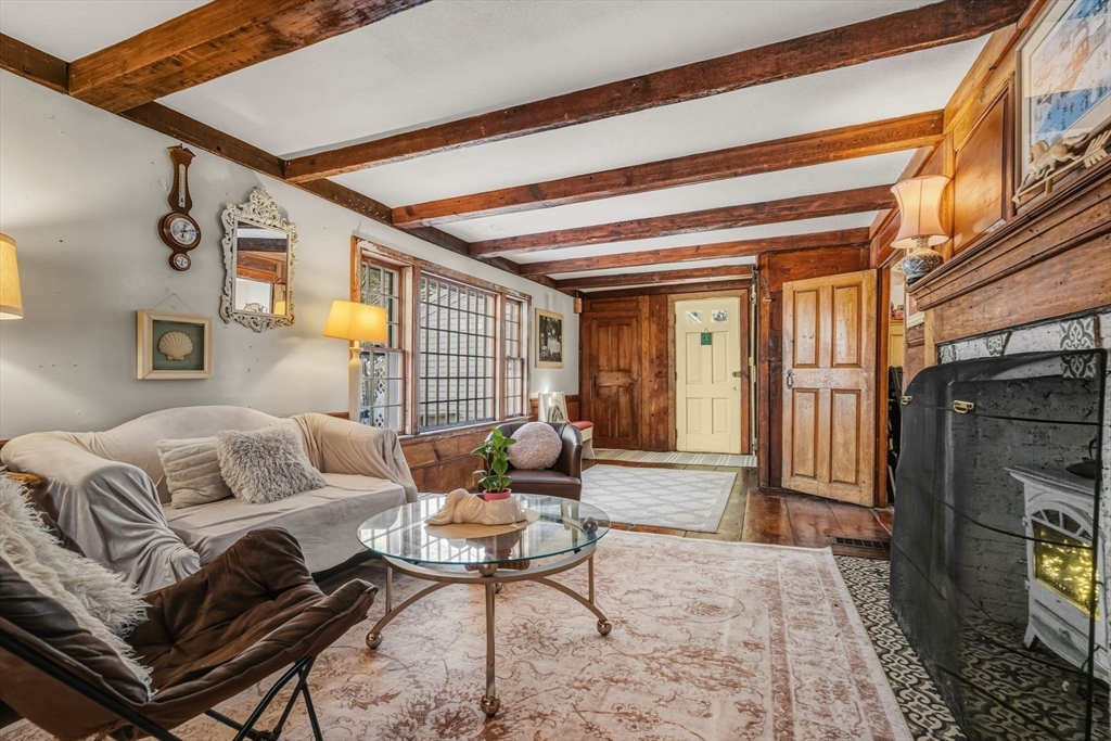 561 Circuit Street Hanover, MA 02339 - Photo 6 of 35