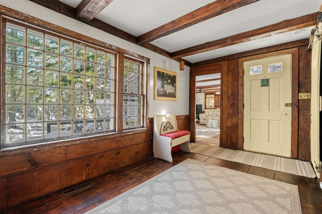 561 Circuit Street Hanover, MA 02339 - Photo 7 of 35