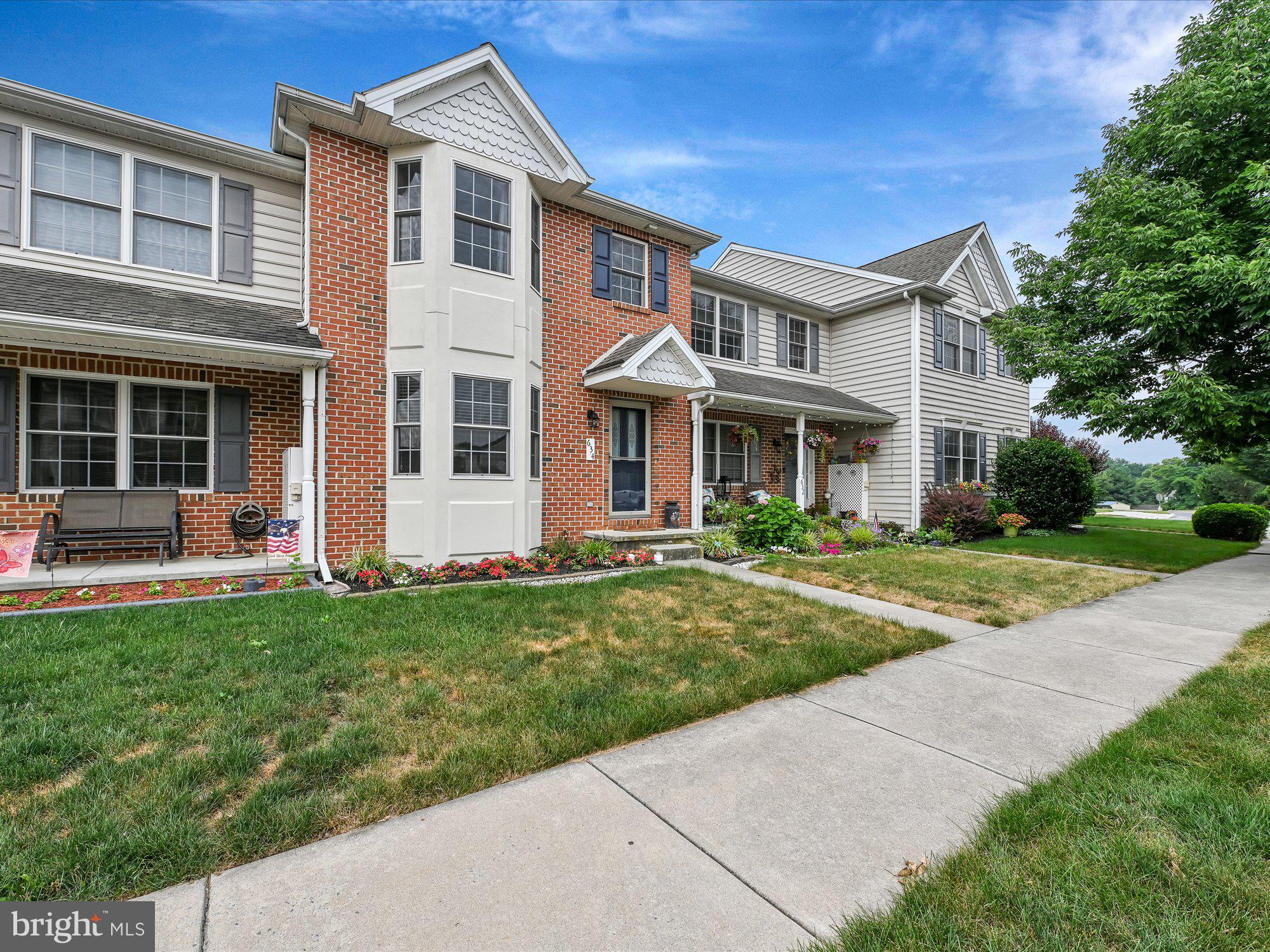 634 Chickadee Drive Lititz, PA 17543 - Photo 3 of 27