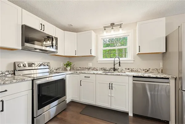 $589,000 | 1187 South Precinct Street, Taunton, MA 02718
