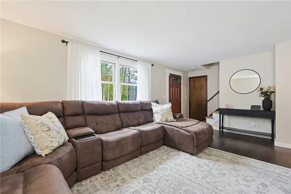 $589,000 | 1187 South Precinct Street, Taunton, MA 02718