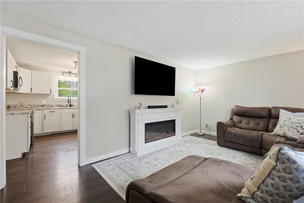 $589,000 | 1187 South Precinct Street, Taunton, MA 02718