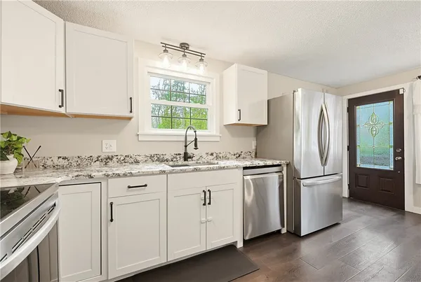 $589,000 | 1187 South Precinct Street, Taunton, MA 02718