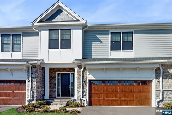 $1,295,000 | 7 St Andrews Circle, River Vale, NJ 07675