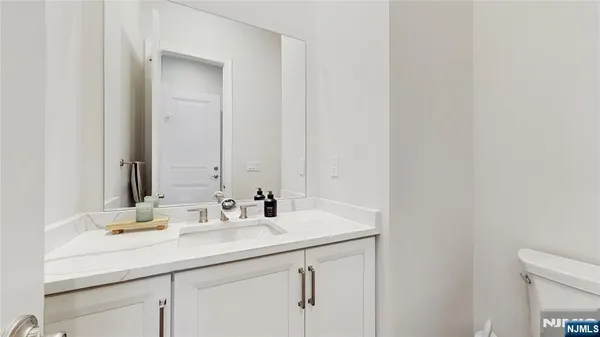 $1,295,000 | 7 St Andrews Circle, River Vale, NJ 07675