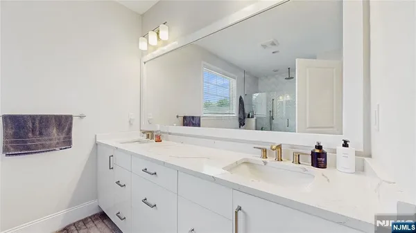 $1,295,000 | 7 St Andrews Circle, River Vale, NJ 07675