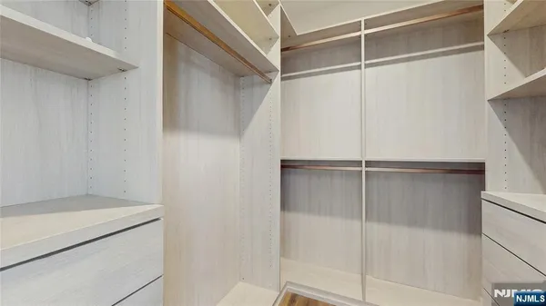 $1,295,000 | 7 St Andrews Circle, River Vale, NJ 07675