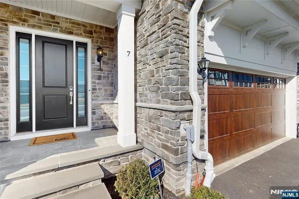 $1,295,000 | 7 St Andrews Circle, River Vale, NJ 07675