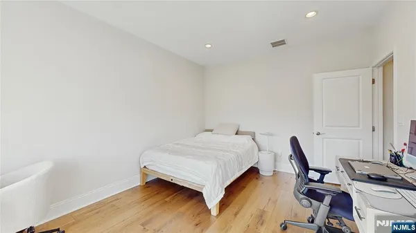 $1,295,000 | 7 St Andrews Circle, River Vale, NJ 07675