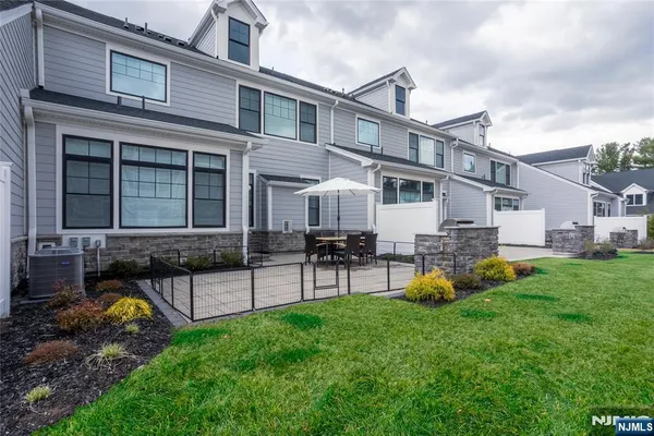 $1,295,000 | 7 St Andrews Circle, River Vale, NJ 07675