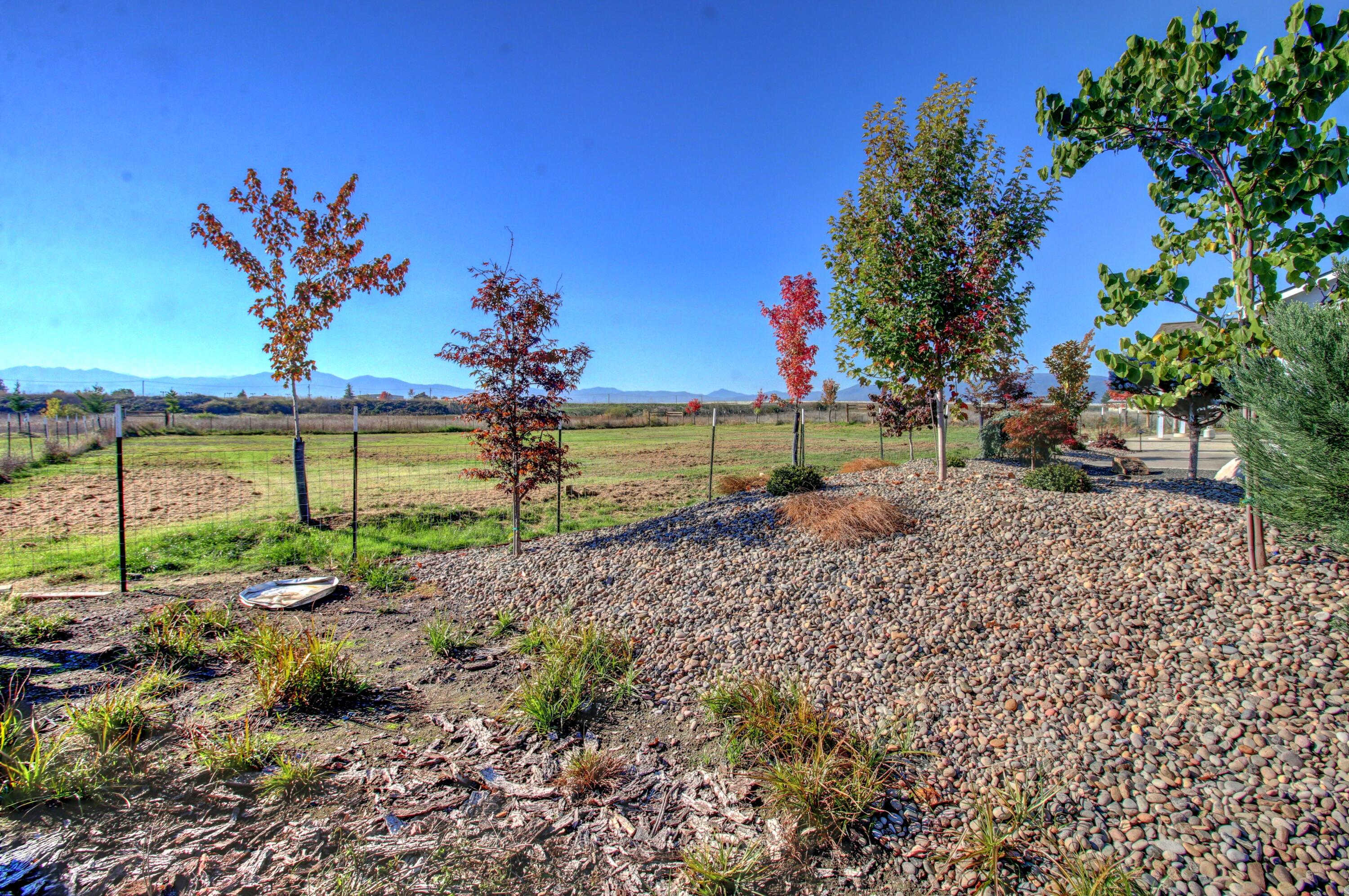 1330 East Justice Road Medford, OR 97502 - Photo 27 of 38 34