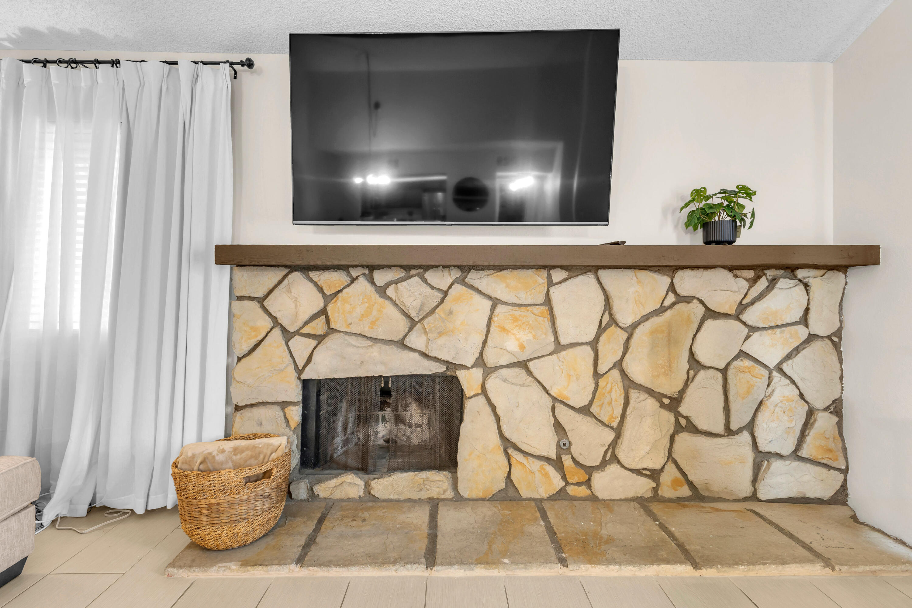 47395 Monroe Street, Unit 102 Indio, CA 92201 - Photo 9 of 43 IMG_2091