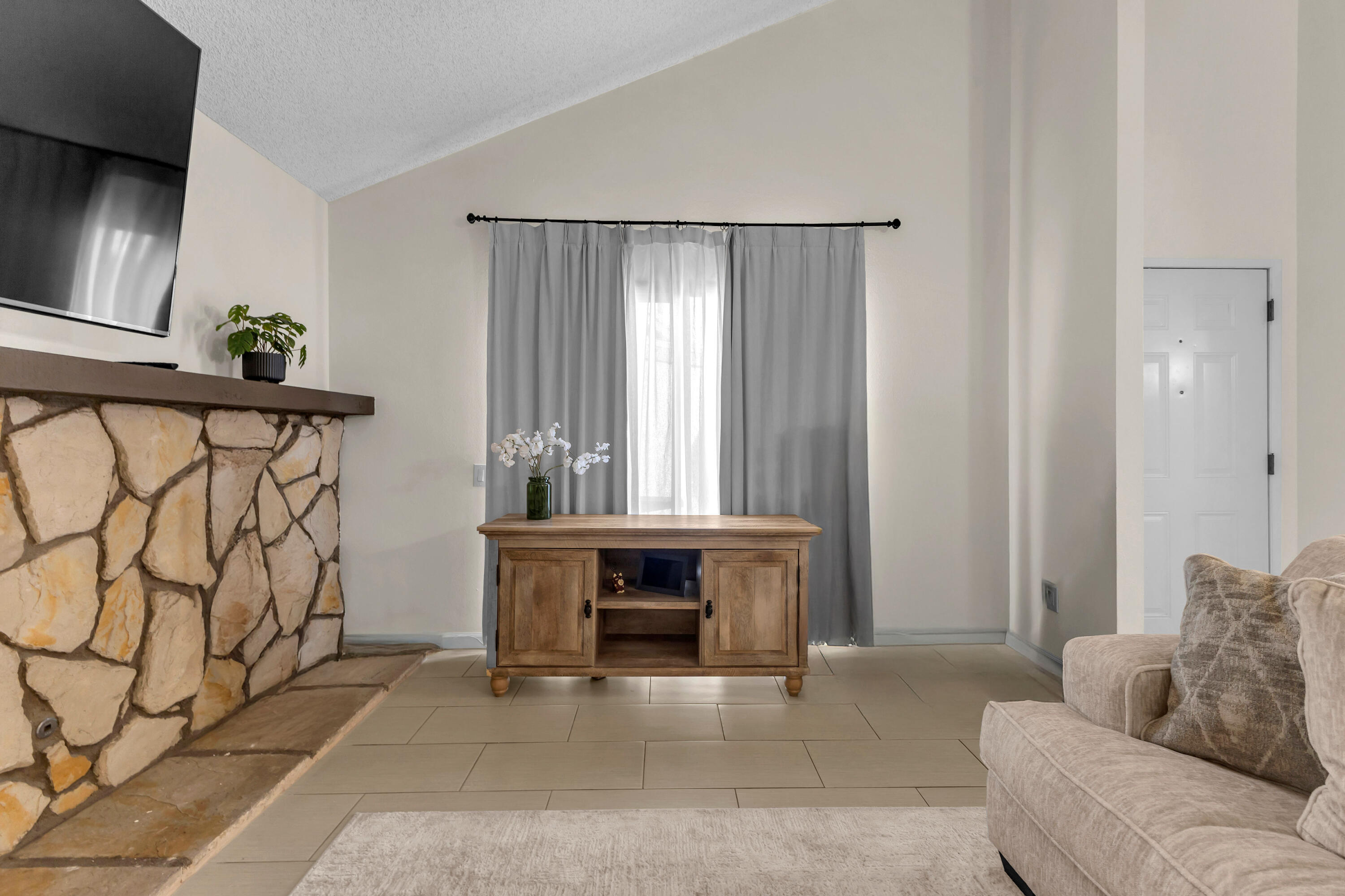 47395 Monroe Street, Unit 102 Indio, CA 92201 - Photo 10 of 43 IMG_2094