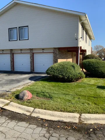 $90,000 | 709 Spring Court, Unit 5, University Park, IL 60484