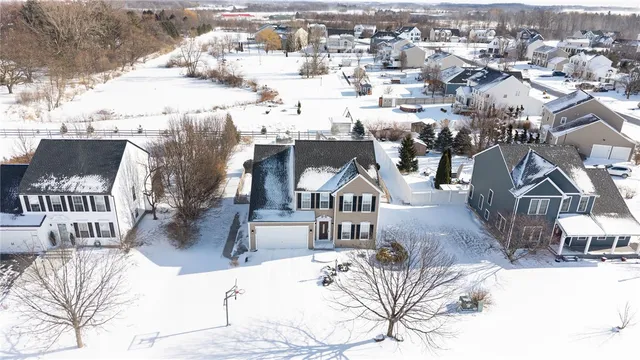 $469,900 | 1849 Saddle Horn Drive, Canandaigua Town, NY 14424