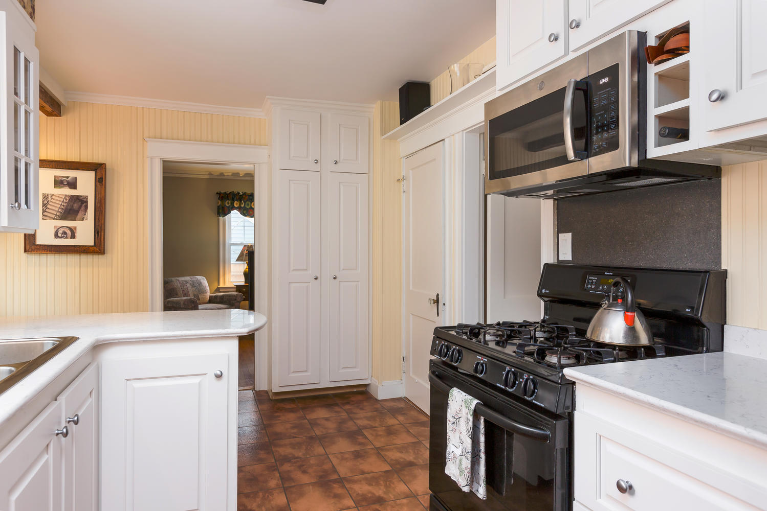 29 Sylvan Road South Portland, ME 04106 - Photo 5 of 61 29 Sylvan Rd South Portland ME-large-021