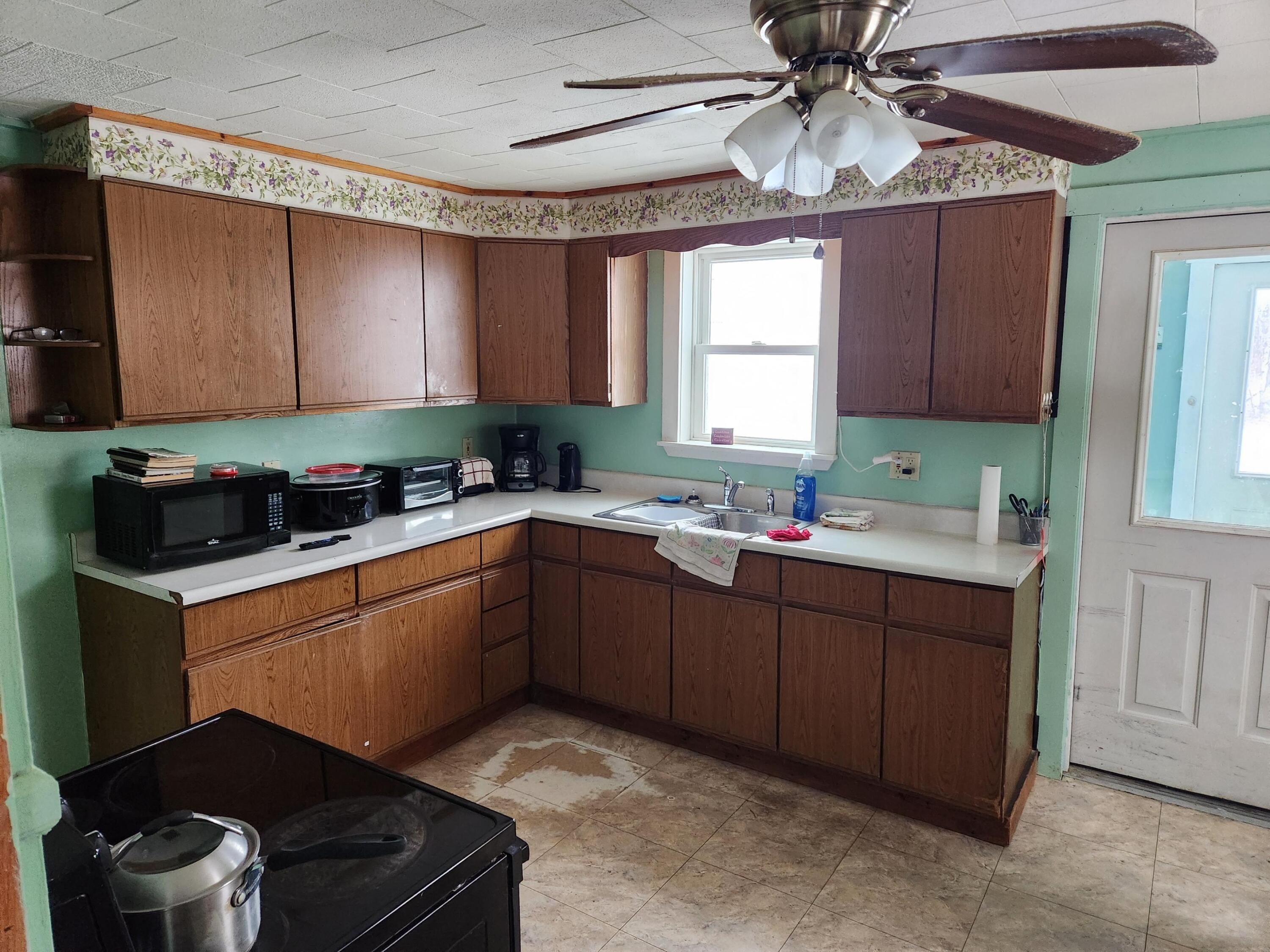 1491 Masardis Road Ashland, ME 04732 - Photo 2 of 17 Photo (2)
