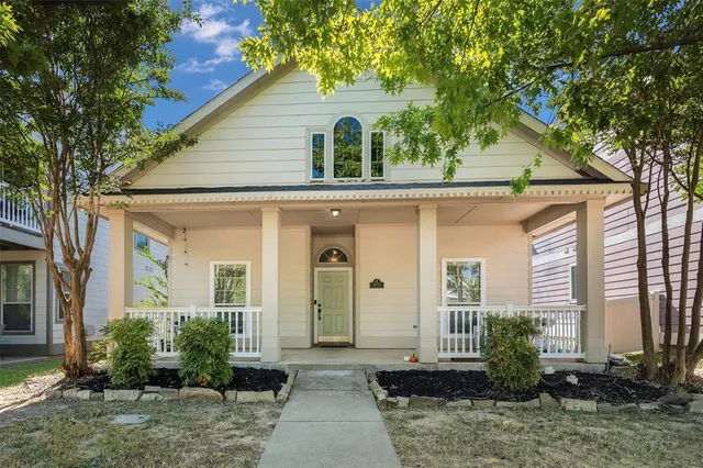 $323,700 | 1204 Hayden Lane, Savannah, TX 76227