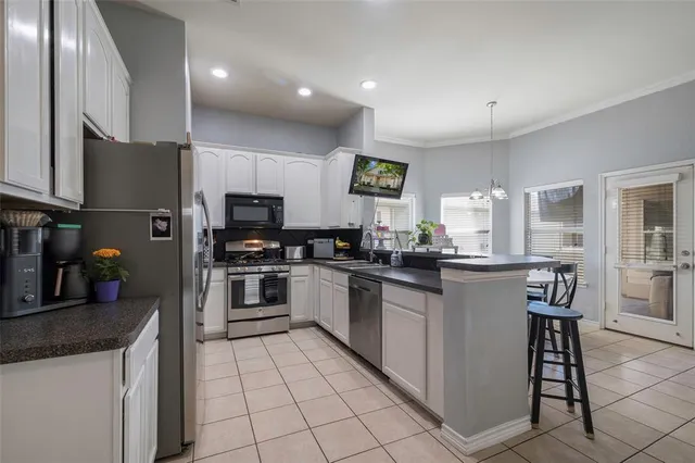 $323,700 | 1204 Hayden Lane, Savannah, TX 76227