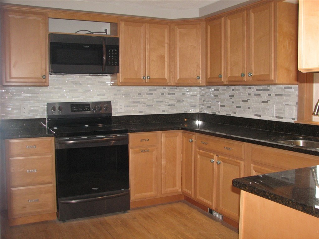 12 Lonesome Pine Road Cumberland, RI 02864 - Photo 7 of 34 Gallery Image 7
