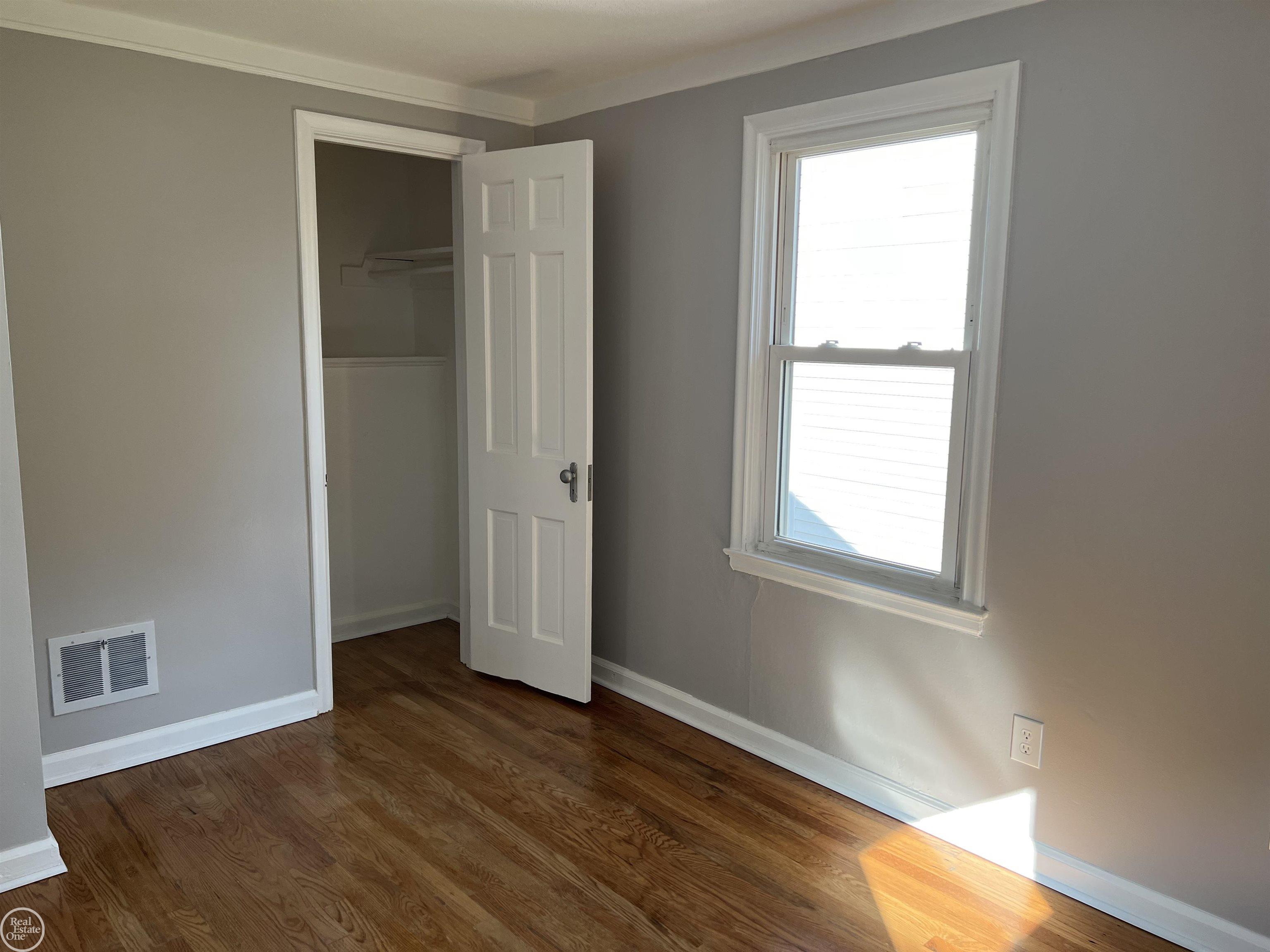 22046 Rausch Avenue Eastpointe, MI 48021 - Photo 9 of 23