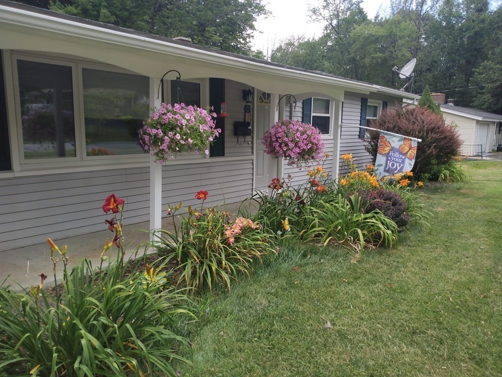 51 Crestwood Road Leicester, MA 01524 - Photo 1 of 31 Gallery Image 1