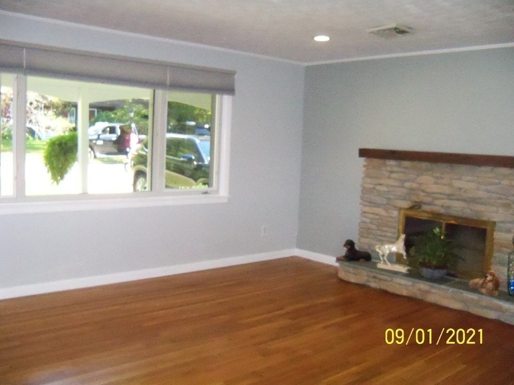 51 Crestwood Road Leicester, MA 01524 - Photo 15 of 31 Gallery Image 15