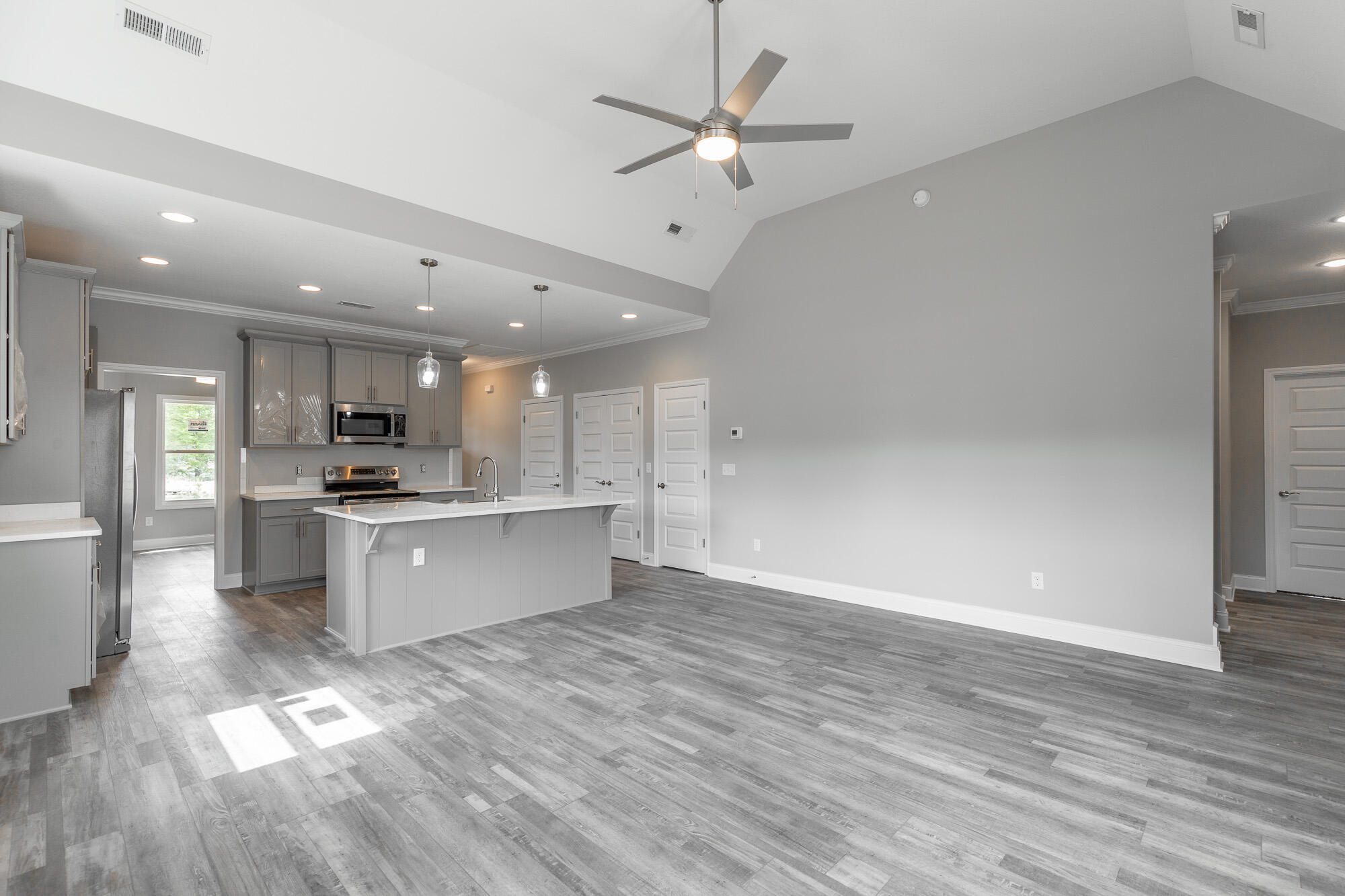 5059 Oop Road Chattanooga, TN 37416 - Photo 4 of 26 Living Room